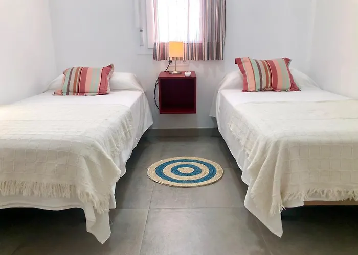Дом отдыха Gatu Premium Conil Sunset House Con Piscina, 3 Dormit, 3 Banos, Jardin Privado , Wifi Y Parking, Preferente Mayores De 21 Anos Y Familias Кониль-де-ла-Фронтера